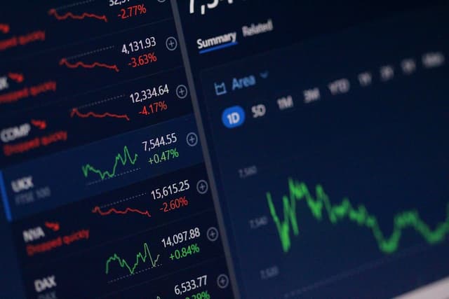M&Aで役員・取締役はいつ辞任する?タイミング・手続き・退職金・連帯保証まで売り手向け完全ガイド